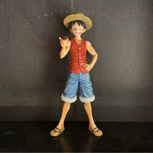 Luffy with Sake One piece figurine